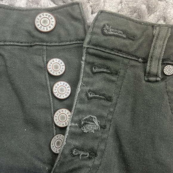 Refuge Green Denim Button Shorts - Picture 4 of 4